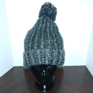 Gertex USA Chunky Knit Pom Pom Beanie OS